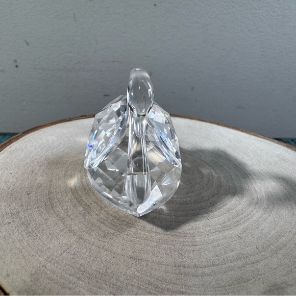 Swarovski Crystal Swan Figurine - Beauties of the Lake - Picture 5 of 9